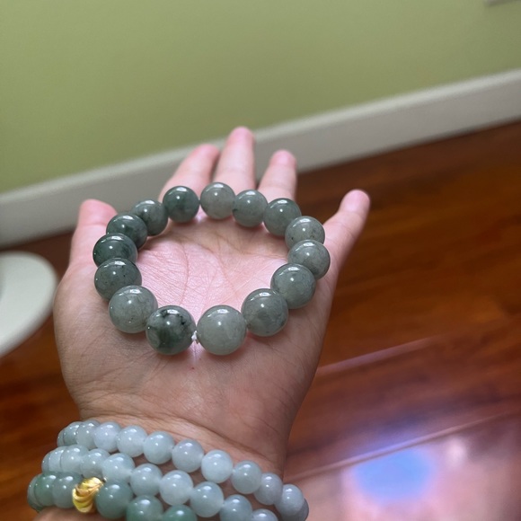 Jade bracelets - Picture 5 of 7